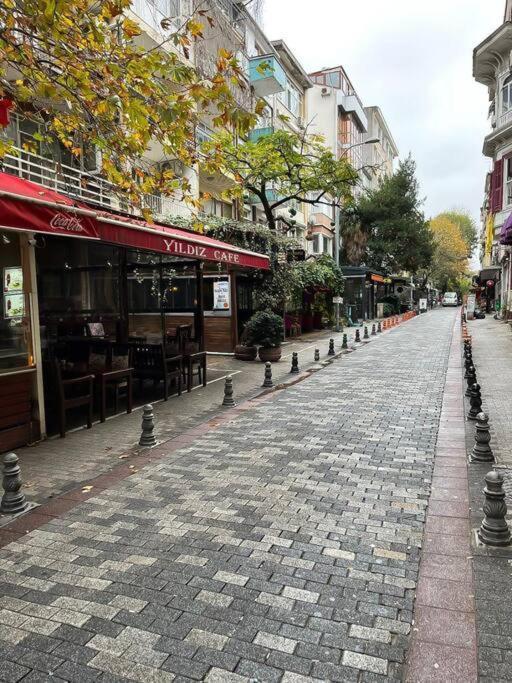 House In The Center Of Kadikoy Apartment Istanbul Exterior photo